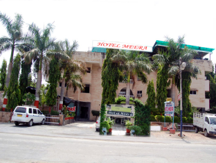 Hotel Meera Chittorgarh Екстериор снимка