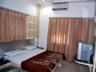 Hotel Meera Chittorgarh Екстериор снимка